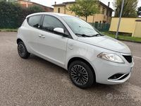 Usata Lancia Ypsilon 84 CV (61 kW) 2016 Grigio Utilitaria