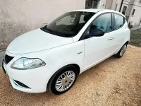 Usata Lancia Ypsilon 95 CV (69 kW) 2017 Bianco Utilitaria