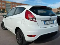 Usata Ford Fiesta Titanium 60 CV (44 kW) 2015 Bianco Utilitaria