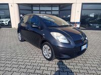 Usata Toyota Yaris 69 CV (50 kW) 2010 Grigio Utilitaria