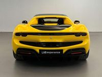 Usata Ferrari 296 663 CV (487 kW) 2023 Giallo modena Coupé