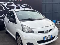 Usata Toyota Aygo Connect Style 67 CV (49 kW) 2012 Bianco Utilitaria