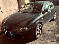Usata Alfa Romeo 147 120 CV (88 kW) 2006 Nero Utilitaria