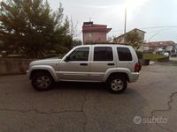 Usata Jeep Cherokee 163 CV (119 kW) 2004 Grigio SUV
