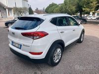 Usata Hyundai Tucson Xpossible 141 CV (103 kW) 2016 Bianco SUV