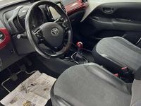 Usata Toyota Aygo X-play 69 CV (50 kW) 2017 Bianco Utilitaria