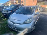 Usata Toyota Aygo 68 CV (50 kW) 2007 Argento Utilitaria