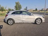 Usata Mercedes A180 109 CV (80 kW) 2017 Grigio Berlina