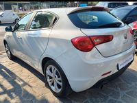 Usata Alfa Romeo Giulietta Progression 105 CV (77 kW) 2013 Bianco Utilitaria
