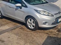 Usata Ford Fiesta 80 CV (58 kW) 2011 Grigio Berlina