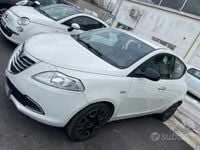 Begagnad Lancia Ypsilon Platinum 69 HK (50 kW) 2014 Vit Halvkombi