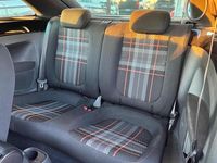 Usata VW Beetle CLUB 105 CV (77 kW) 2015 Orange metallizzato Utilitaria