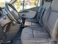 Usata Renault Trafic Zen 125 CV (91 kW) 2016 Grigio Monovolume