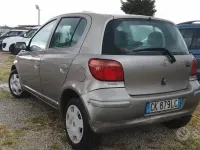 Usata Toyota Yaris Sol 65 CV (47 kW) 2004 Grigio Berlina