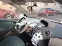 Second-hand Toyota Yaris 86 CP (63 kW) 2000 Gri Berlinǎ