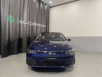 Usata VW Golf VIII Life 116 CV (85 kW) 2023 Blu Berlina