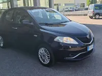 Usata Lancia Ypsilon Gold 69 CV (50 kW) 2016 Blu/azzurro Utilitaria