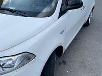 Usata Lancia Ypsilon 69 CV (50 kW) 2017 Bianco Utilitaria