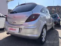 Usata Opel Corsa 90 CV (66 kW) 2010 Grigio Utilitaria