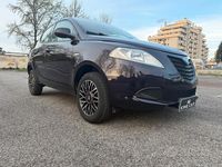 Usata Lancia Ypsilon Gold 85 CV (62 kW) 2014 Viola Utilitaria