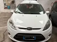 Usata Ford Fiesta 70 CV (51 kW) 2012 Bianco Berlina