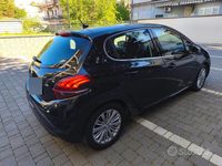 Usata Peugeot 208 101 CV (74 kW) 2019 Nero Utilitaria