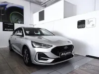 Usata Ford Focus ST-Line 116 CV (85 kW) 2023 Grigio Berlina
