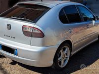 Usata Seat Leon Sport 130 CV (95 kW) 2005 Grigio Utilitaria