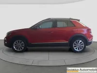 Usata VW T-Roc Style 110 CV (80 kW) 2023 Rosso SUV