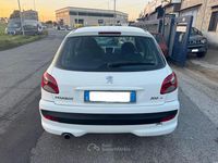 Occasion Peugeot 206 60 ch (44 kW) 2010 Blanc Berline