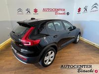 Usata Volvo XC40 Momentum 197 CV (144 kW) 2022 Nero SUV