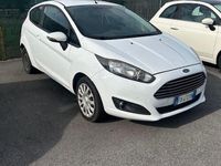 Usata Ford Fiesta 75 CV (55 kW) 2015 Bianco Utilitaria