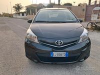 Usata Toyota Yaris Lounge 69 CV (50 kW) 2011 Nero Utilitaria