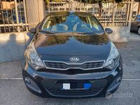Usata Kia Rio Active 85 CV (62 kW) 2014 Grigio Berlina
