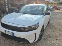 Usata Opel Corsa Design & Tech 75 CV (55 kW) 2023 Bianco Utilitaria