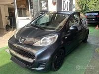 Usata Peugeot 107 67 CV (49 kW) 2010 Grigio Utilitaria