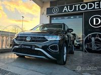 Usata VW T-Roc Life 116 CV (85 kW) 2022 Nero SUV