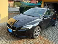 Usata Volvo V40 Ocean Race 120 CV (88 kW) 2016 Nero Berlina