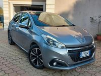 Usata Peugeot 208 Signature Sky 102 CV (75 kW) 2020 Grigio Utilitaria