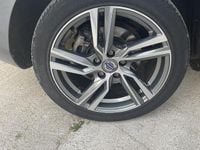 Usata Volvo V40 120 CV (88 kW) 2019 Grigio Berlina