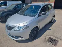 Usata Lancia Ypsilon Gold 69 CV (50 kW) 2017 Grigio Utilitaria