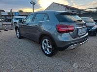 Usata Mercedes GLA180 109 CV (80 kW) 2017 Grigio SUV