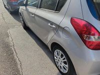Usata Hyundai i20 78 CV (57 kW) 2012 Grigio Berlina