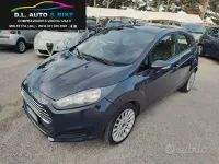 Usata Ford Fiesta 97 CV (71 kW) 2014 Grigio Utilitaria