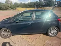 Usata Peugeot 208 Allure 82 CV (60 kW) 2018 Grigio Utilitaria
