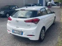 Usata Hyundai i20 Classic 73 CV (53 kW) 2016 Bianco Utilitaria
