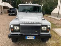 Usata Land Rover Defender 68 CV (50 kW) 2011 Bianco
