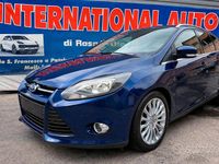 Begagnad Ford Focus 116 HK (85 kW) 2012 Röd Sedan