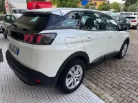 Usata Peugeot 3008 Active 131 CV (96 kW) 2022 Bianco SUV