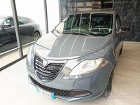 Usata Lancia Ypsilon Gold 69 CV (50 kW) 2015 Grigio scuro Utilitaria